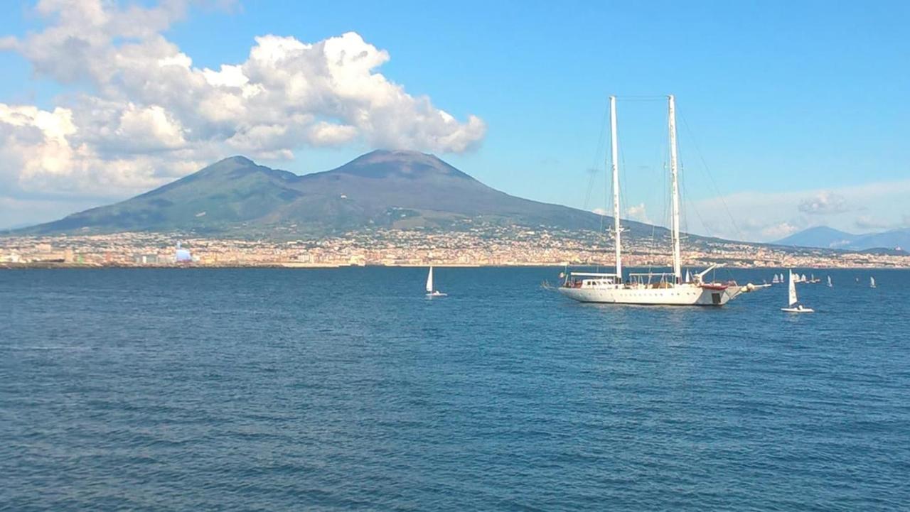 Napoli Storia E Mare Bed & Breakfast Exterior photo